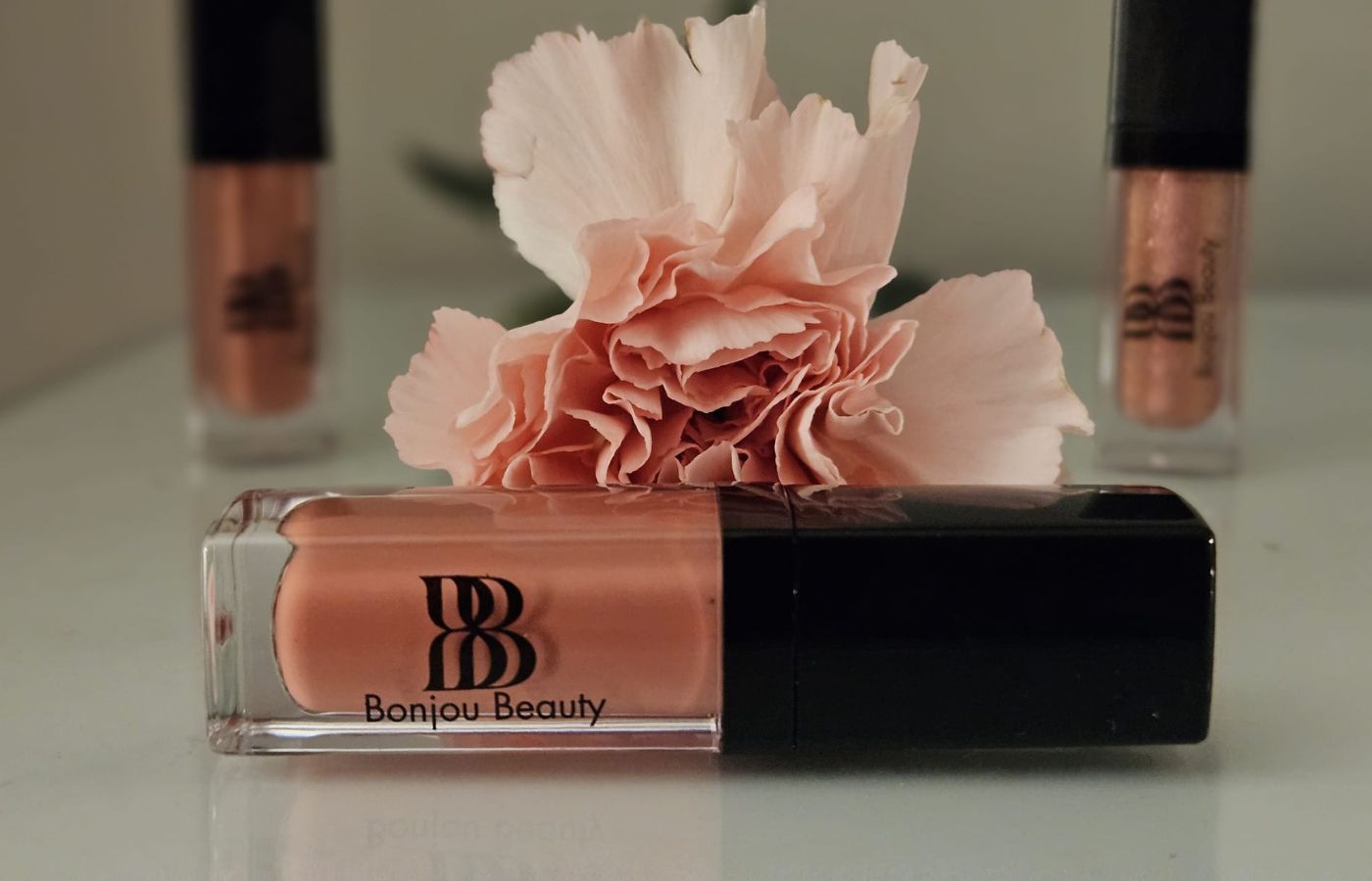 Sparkle N Fizz mini lip gloss trio with pink flower