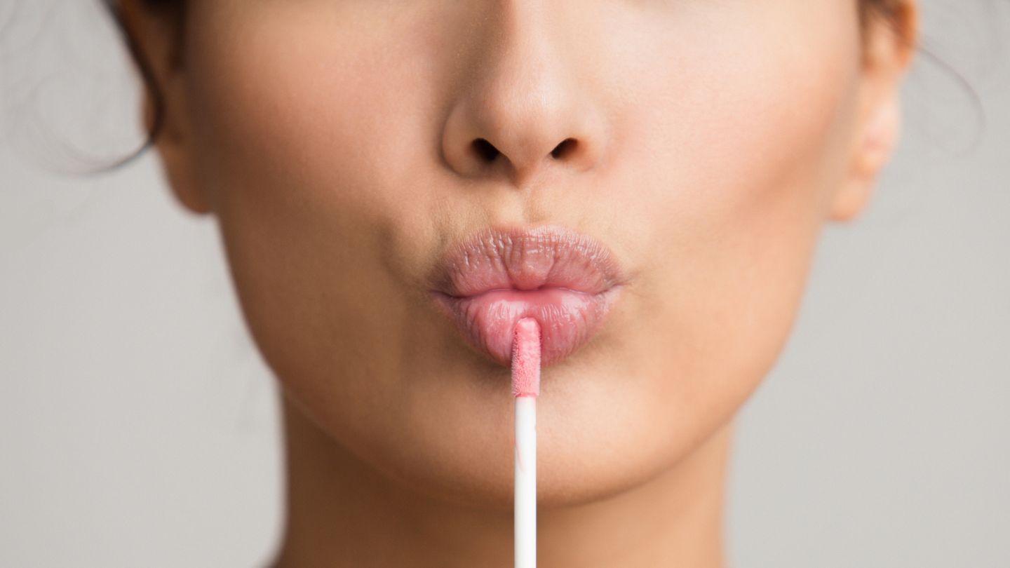 Lip gloss inspo - pink neutral shade