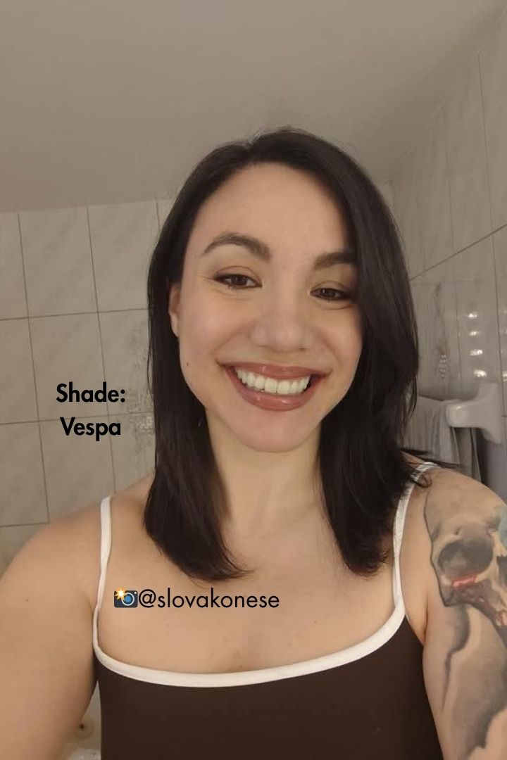 Customer selfie wearing Vespa shade